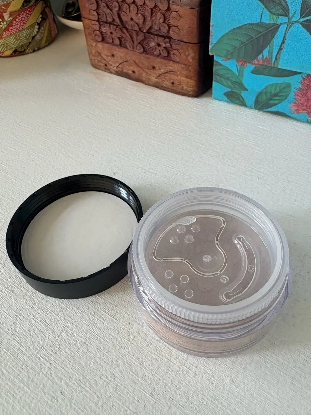 bareMinerals Original Loose Powder Foundation in Fairly Medium 05 - SPF 15